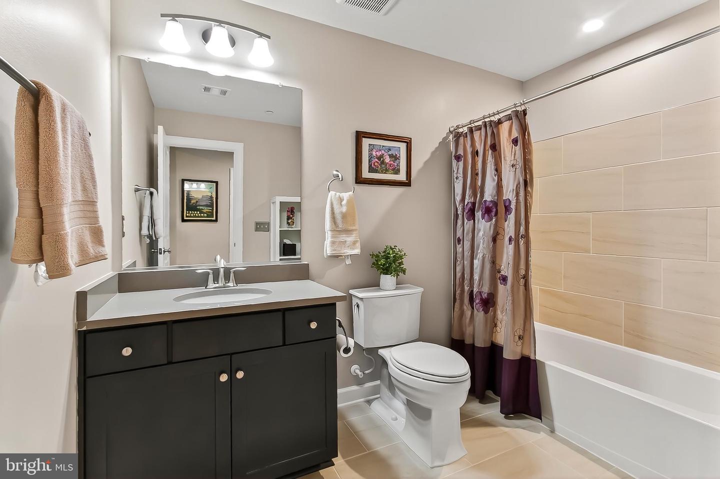 Fairfax, Virginia, 22033, United States, 4 Bedrooms Bedrooms, ,5 BathroomsBathrooms,Residential,Active,1992238