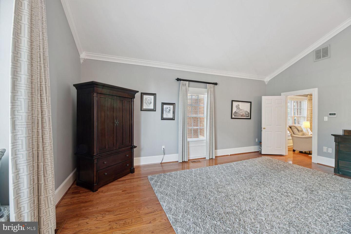 Mclean, Virginia, 22101, United States, 3 Bedrooms Bedrooms, ,6 BathroomsBathrooms,Residential,Contingent,1894225