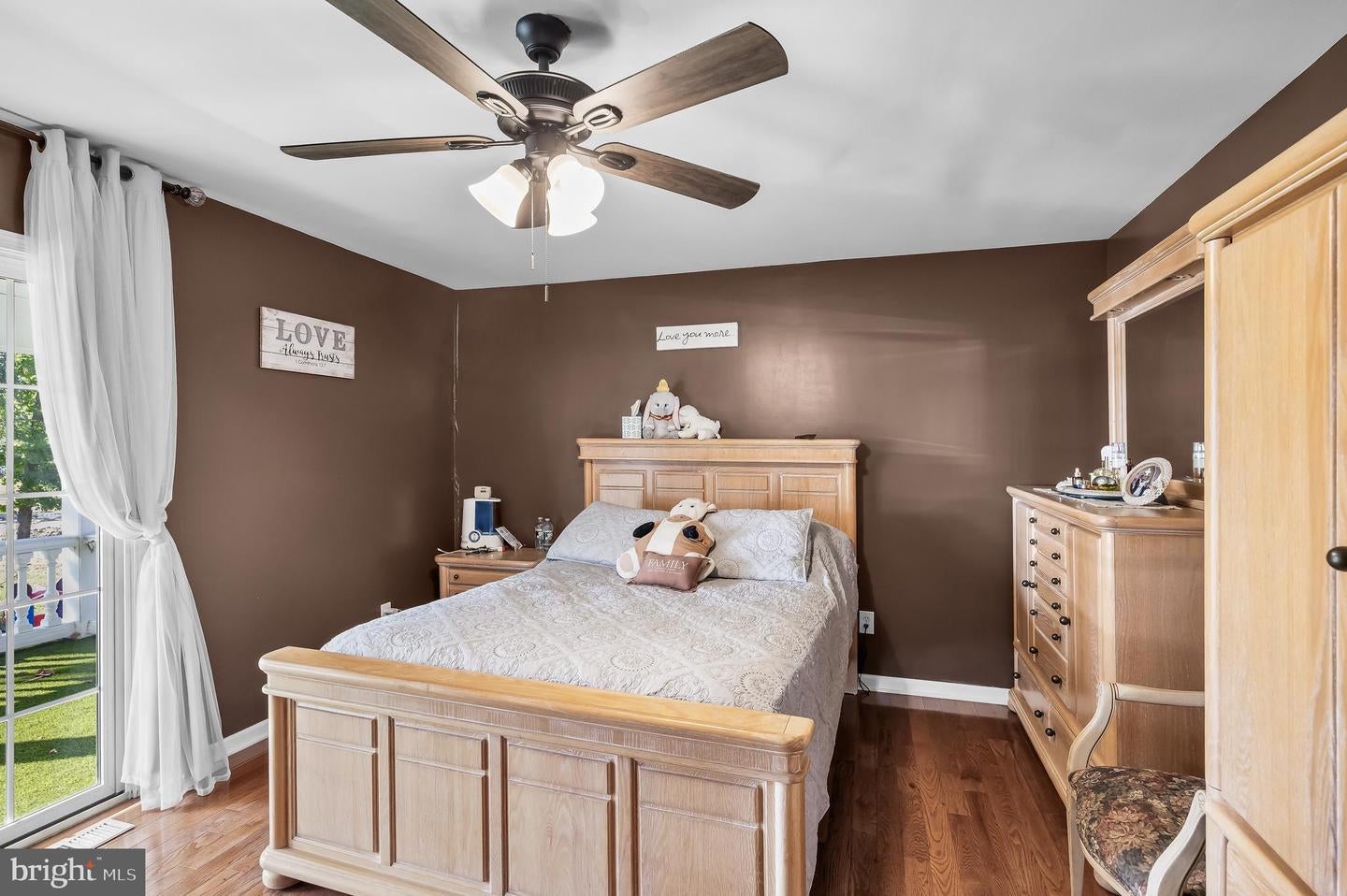 Delanco, New Jersey, 08075, United States, 5 Bedrooms Bedrooms, ,3 BathroomsBathrooms,Residential,Active,1914605