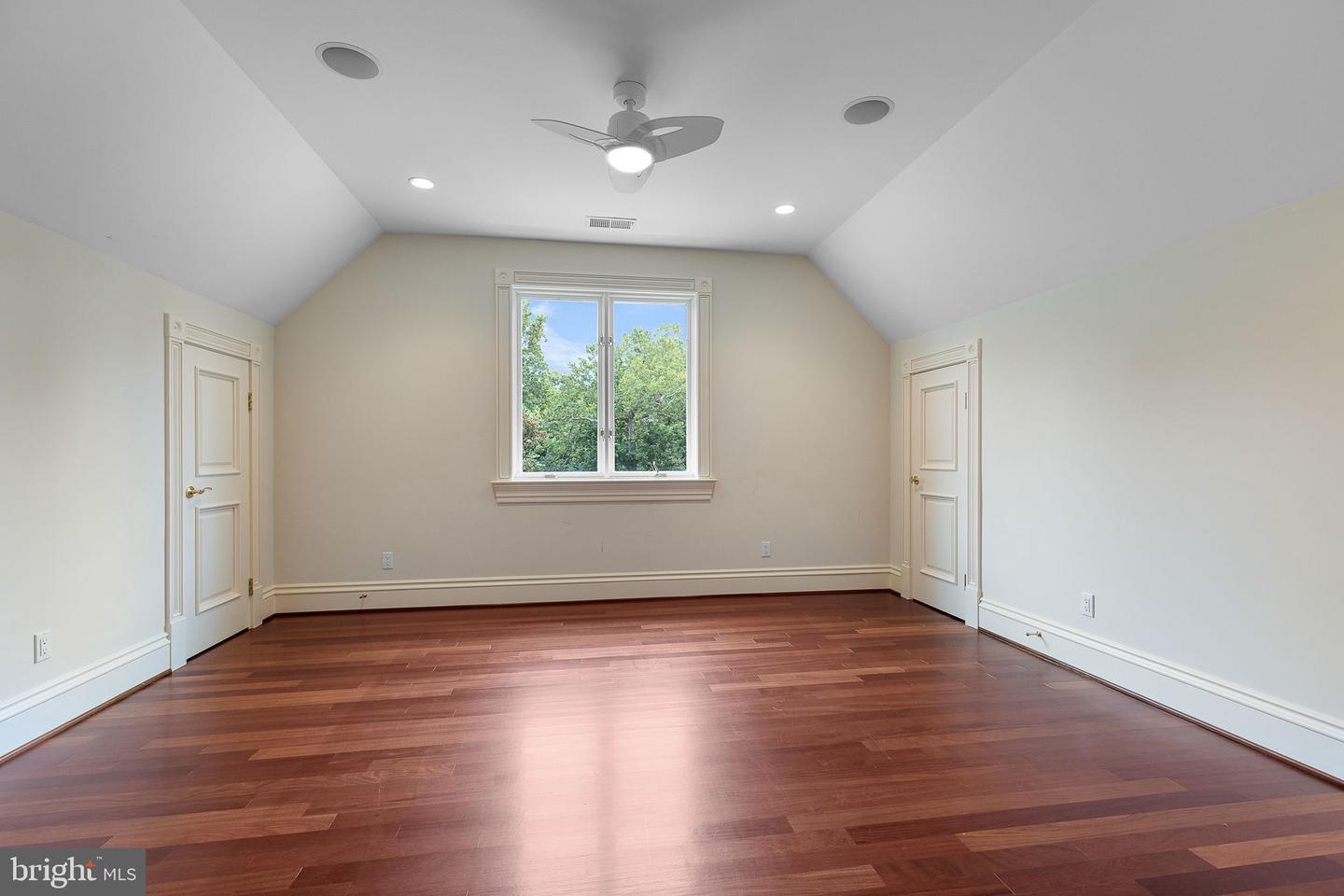 Lorton, Virginia, 22079, United States, 6 Bedrooms Bedrooms, ,8 BathroomsBathrooms,Residential,Active,1933878