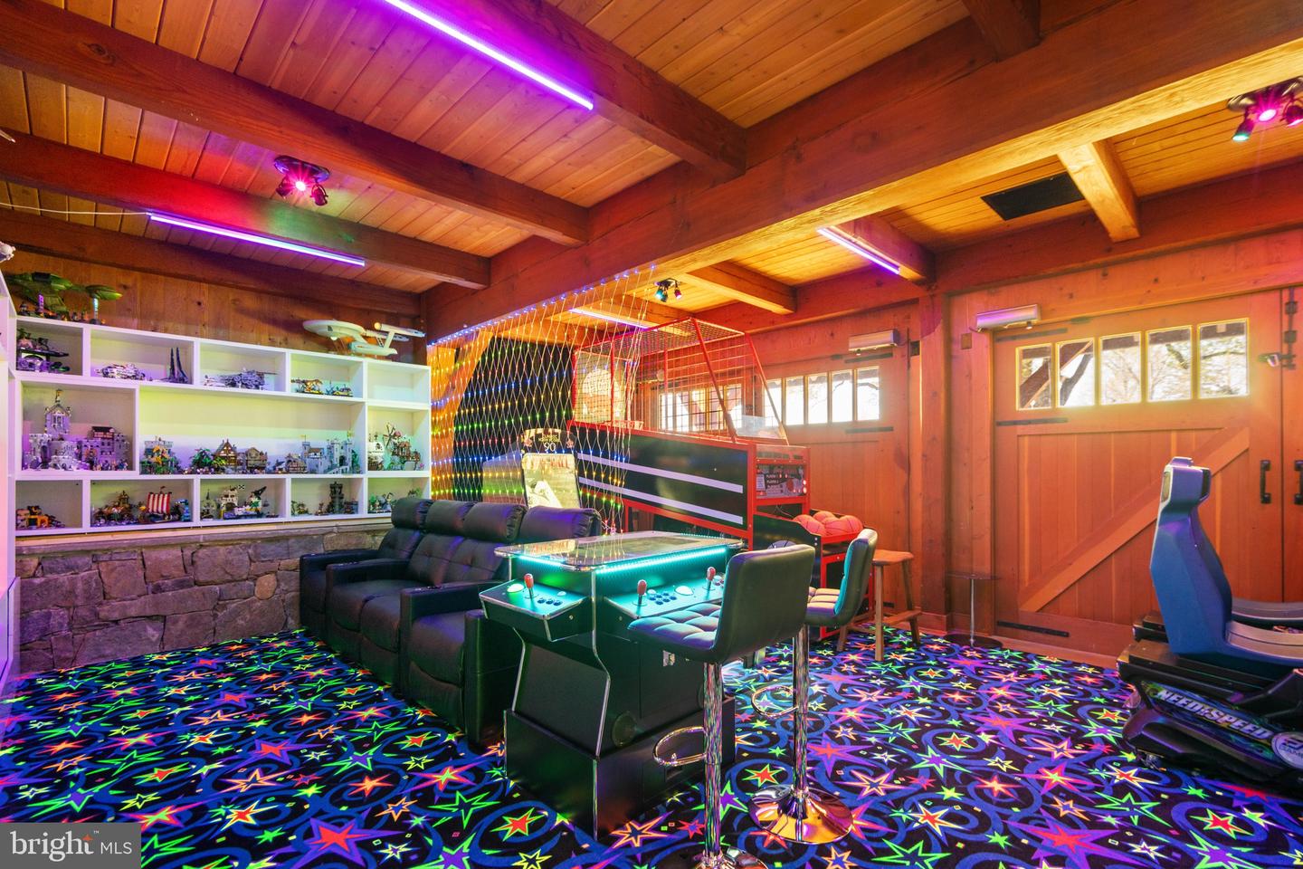 Waterford, Virginia, 20197, United States, 4 Bedrooms Bedrooms, ,5 BathroomsBathrooms,Residential,Active,1771409