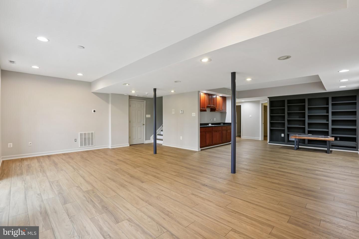 Clarksburg, Maryland, 20871, United States, 5 Bedrooms Bedrooms, ,4 BathroomsBathrooms,Residential,Active,2025637