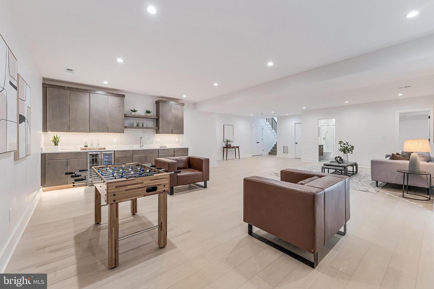 Falls Church, Virginia, 22042, United States, 6 Bedrooms Bedrooms, ,6 BathroomsBathrooms,Residential,Active,1989772