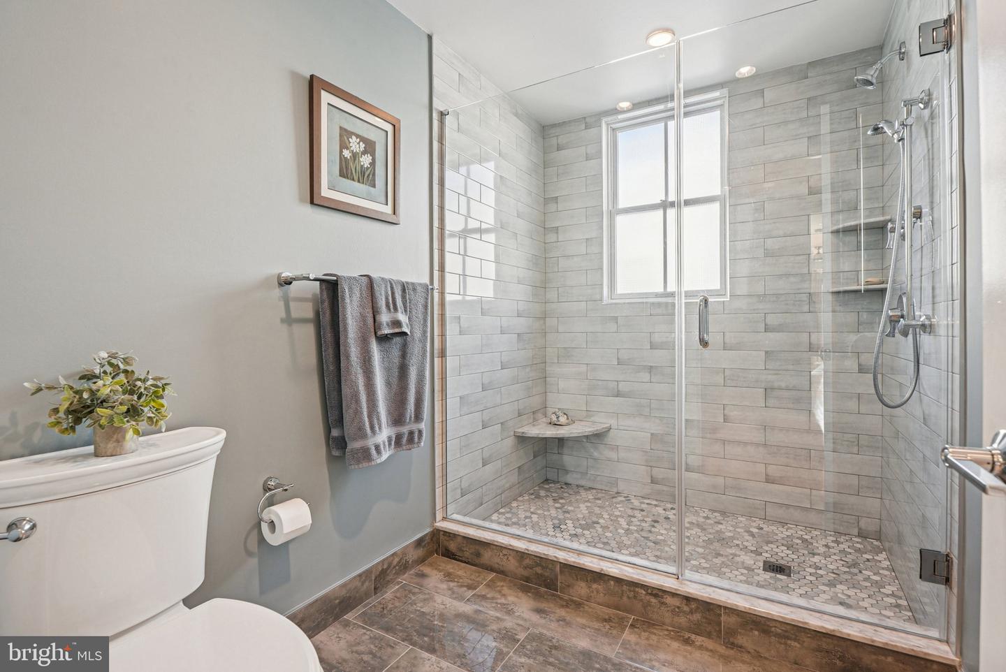 Philadelphia, Pennsylvania, 19147, United States, 4 Bedrooms Bedrooms, ,4 BathroomsBathrooms,Residential,Active,1999178