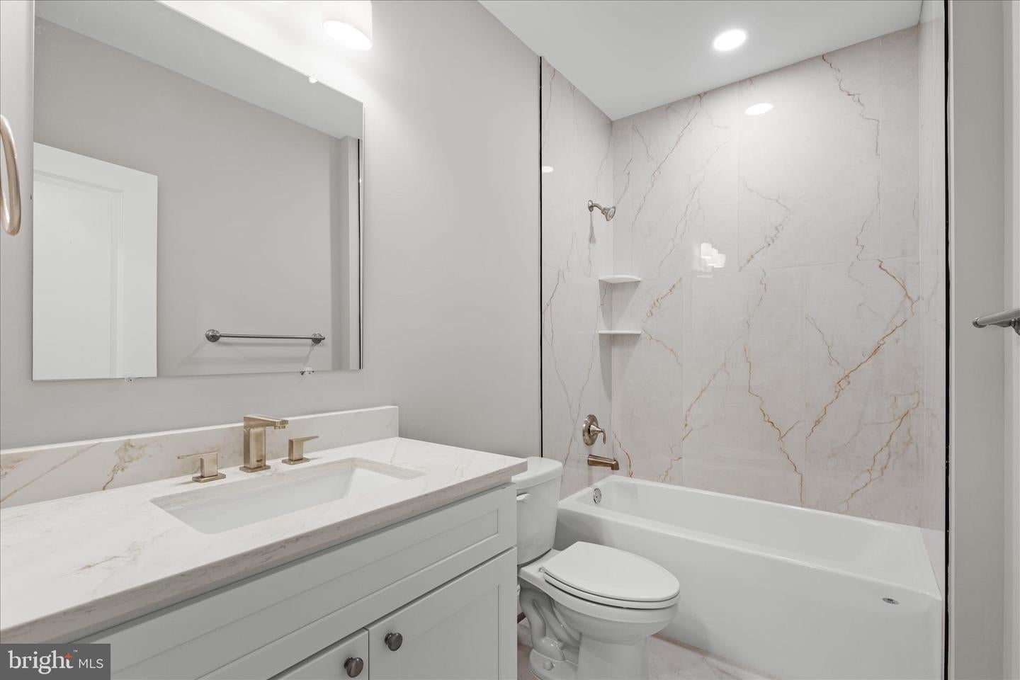 Fort Washington, Maryland, 20744, United States, 5 Bedrooms Bedrooms, ,4 BathroomsBathrooms,Residential,Active,1987253