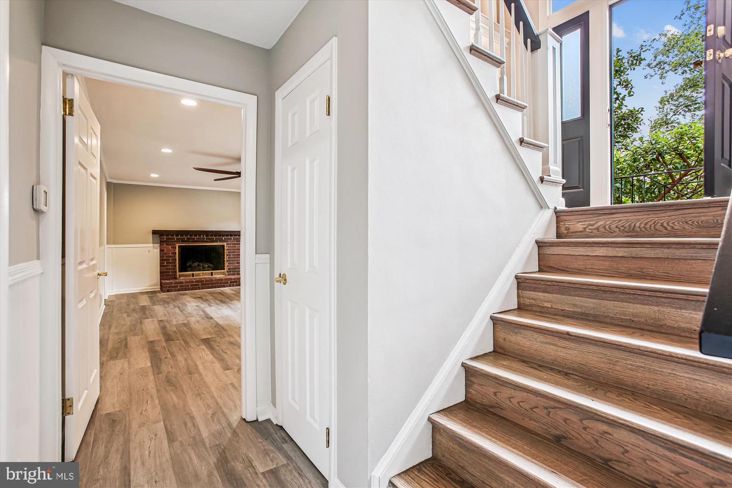 Arlington, Virginia, 22202, United States, 5 Bedrooms Bedrooms, ,3 BathroomsBathrooms,Residential,Active,1926909