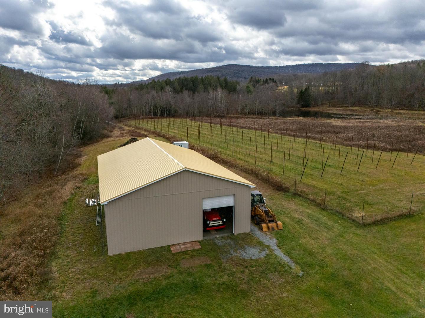 Waymart, Pennsylvania, 18472, United States, 4 Bedrooms Bedrooms, ,2 BathroomsBathrooms,Residential,Active,2007156