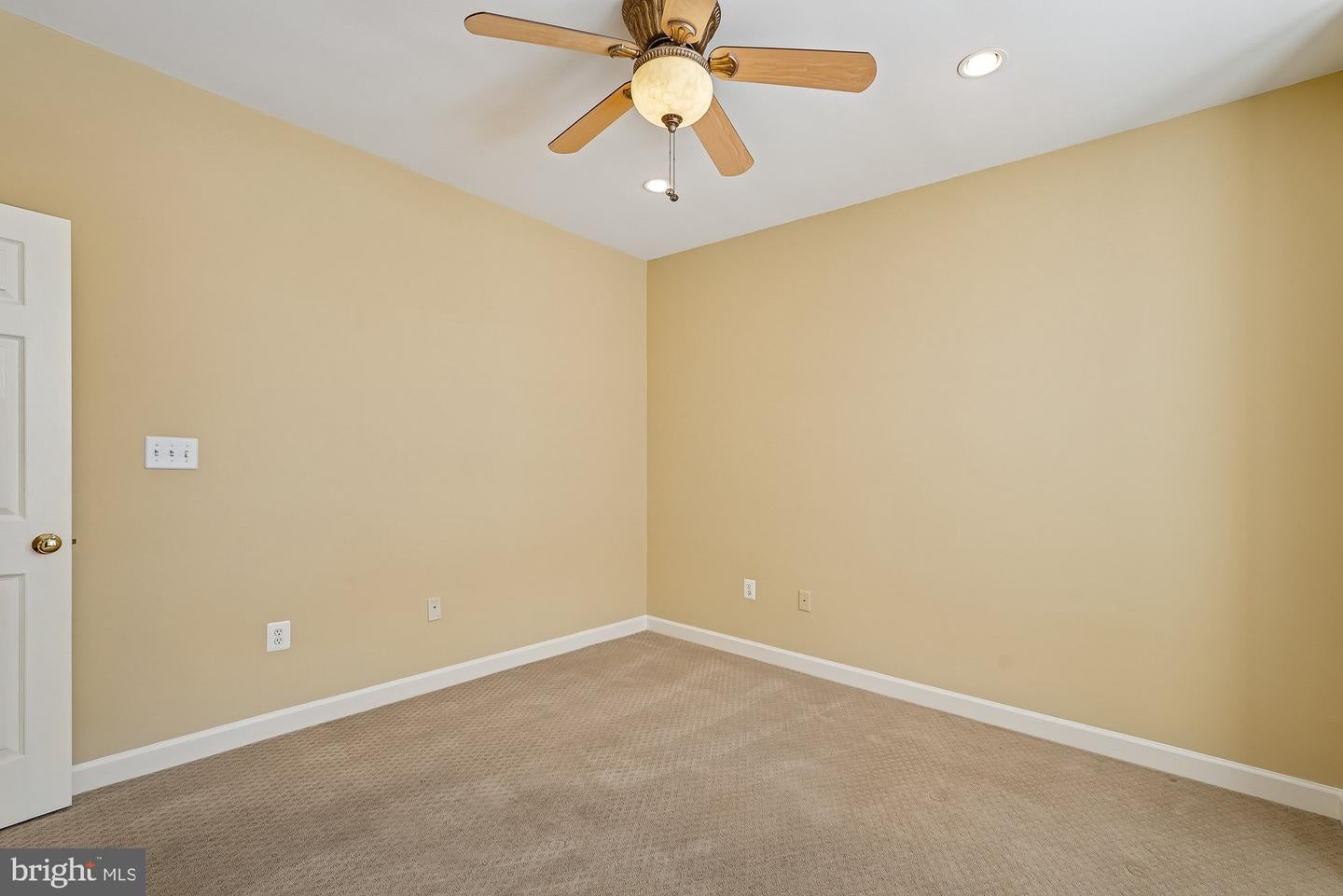 Chantilly, Virginia, 20152, United States, 4 Bedrooms Bedrooms, ,5 BathroomsBathrooms,Residential,Active,2015820