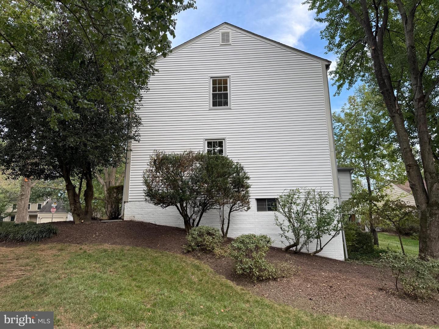 Herndon, Virginia, 20171, United States, 5 Bedrooms Bedrooms, ,3 BathroomsBathrooms,Residential,Active,1961930