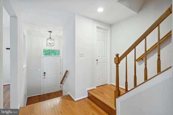 12305 FOX LAKE PL, FAIRFAX, VA 22033, photo 4 of 33