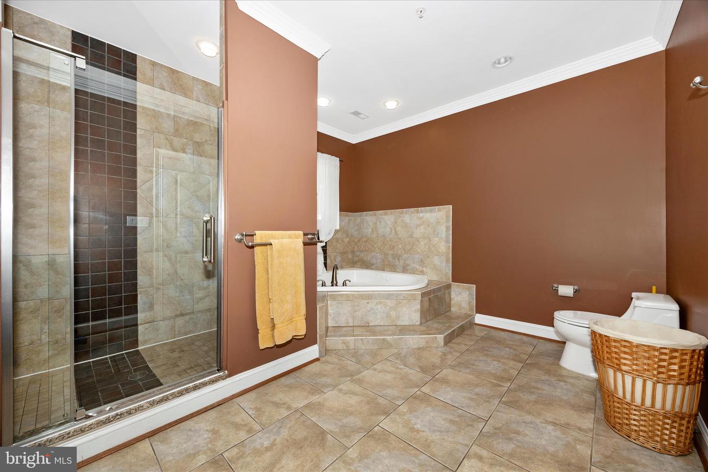 Kensington, Maryland, 20895, United States, 5 Bedrooms Bedrooms, ,5 BathroomsBathrooms,Residential,Active,2044984