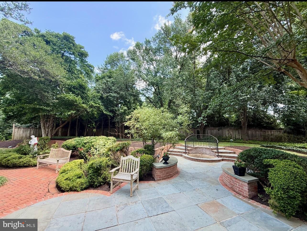 Mclean, Virginia, 22102, United States, 4 Bedrooms Bedrooms, ,3 BathroomsBathrooms,Residential,Pending,1929414