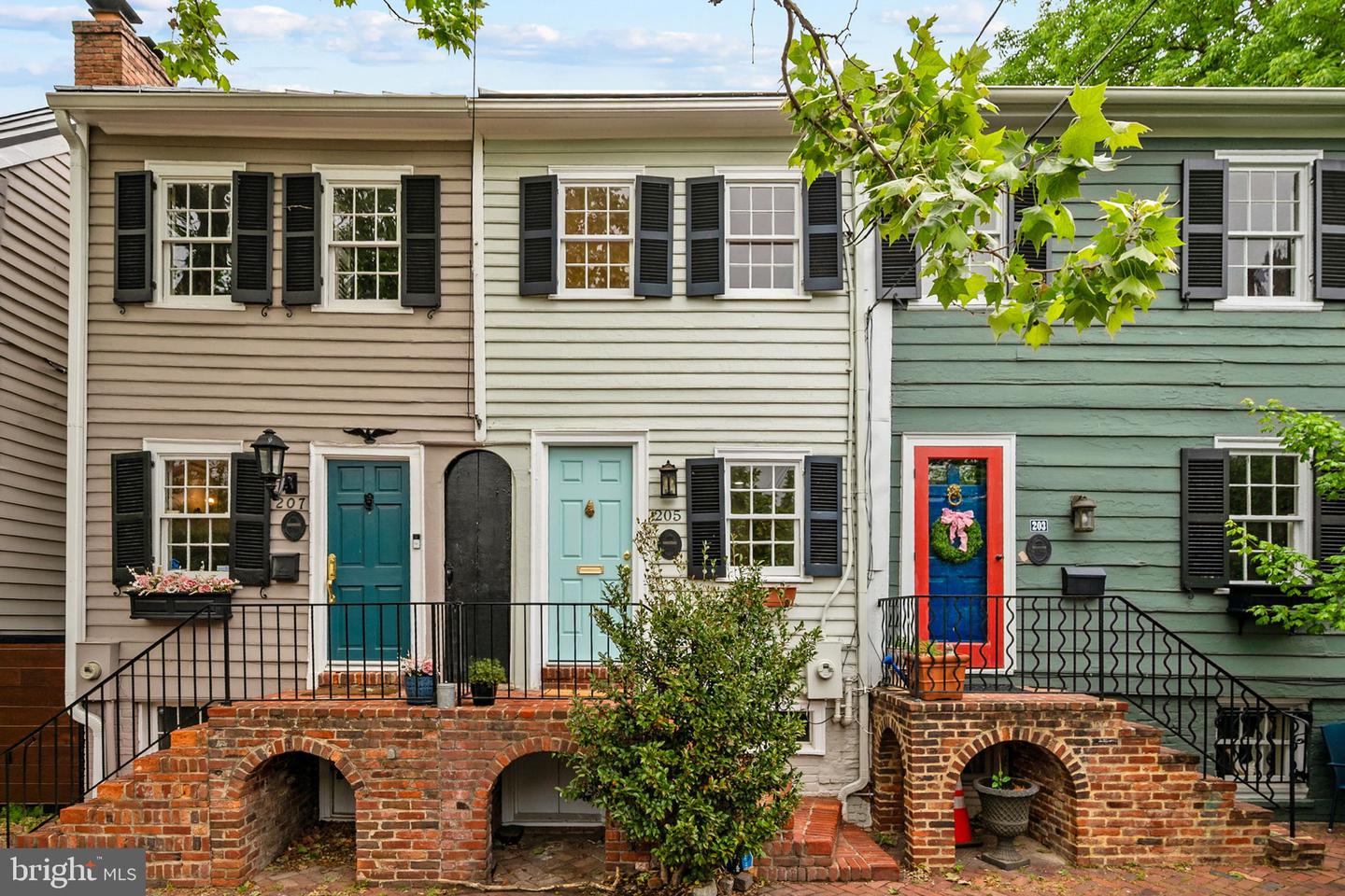 Alexandria, Virginia, 22314, United States, 3 Bedrooms Bedrooms, ,3 BathroomsBathrooms,Residential,Active,2044570