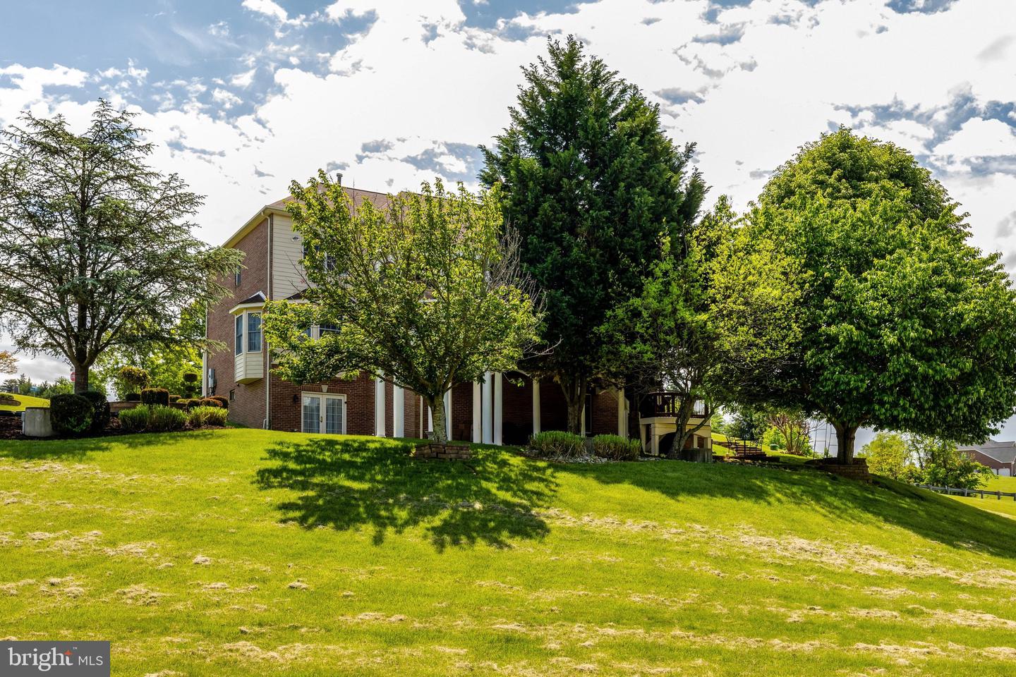 Leesburg, Virginia, 20175, United States, 5 Bedrooms Bedrooms, ,5 BathroomsBathrooms,Residential,Active,2021689
