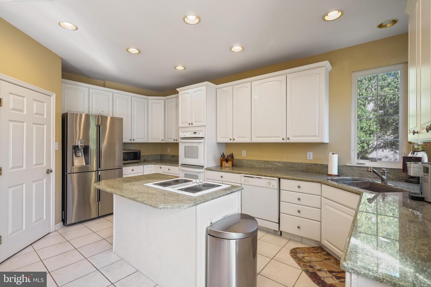 Pennington, New Jersey, 08534, United States, 4 Bedrooms Bedrooms, ,5 BathroomsBathrooms,Residential,Active,1999934