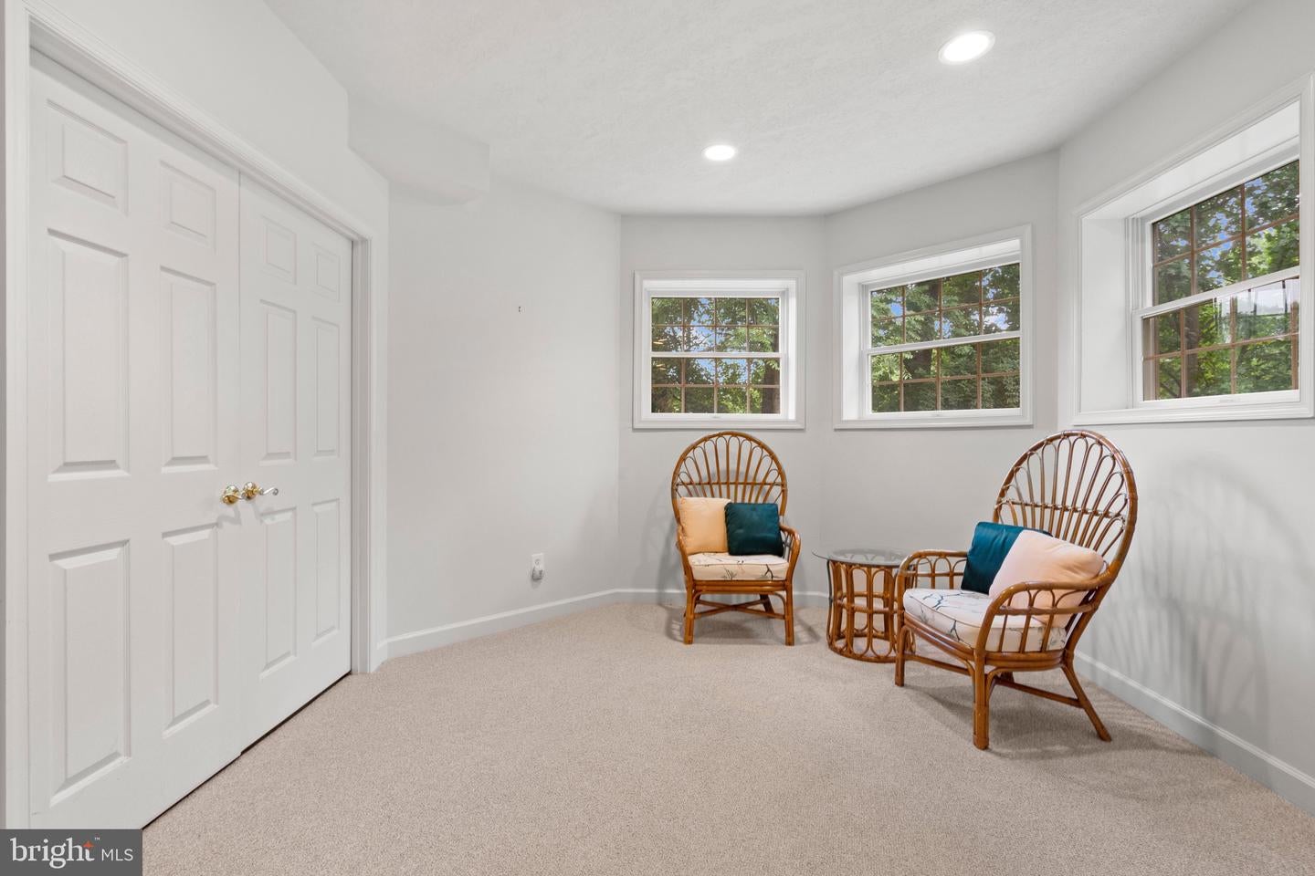 Oakton, Virginia, 22124, United States, 5 Bedrooms Bedrooms, ,5 BathroomsBathrooms,Residential,Active,1926902
