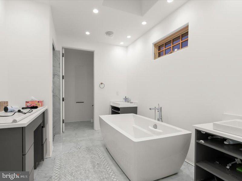 Potomac, Maryland, 20854, United States, 6 Bedrooms Bedrooms, ,7 BathroomsBathrooms,Residential,Active,1927645