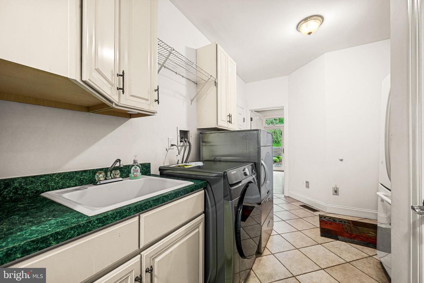 Wallingford, Pennsylvania, 19086, United States, 5 Bedrooms Bedrooms, ,6 BathroomsBathrooms,Residential,Active,1869134