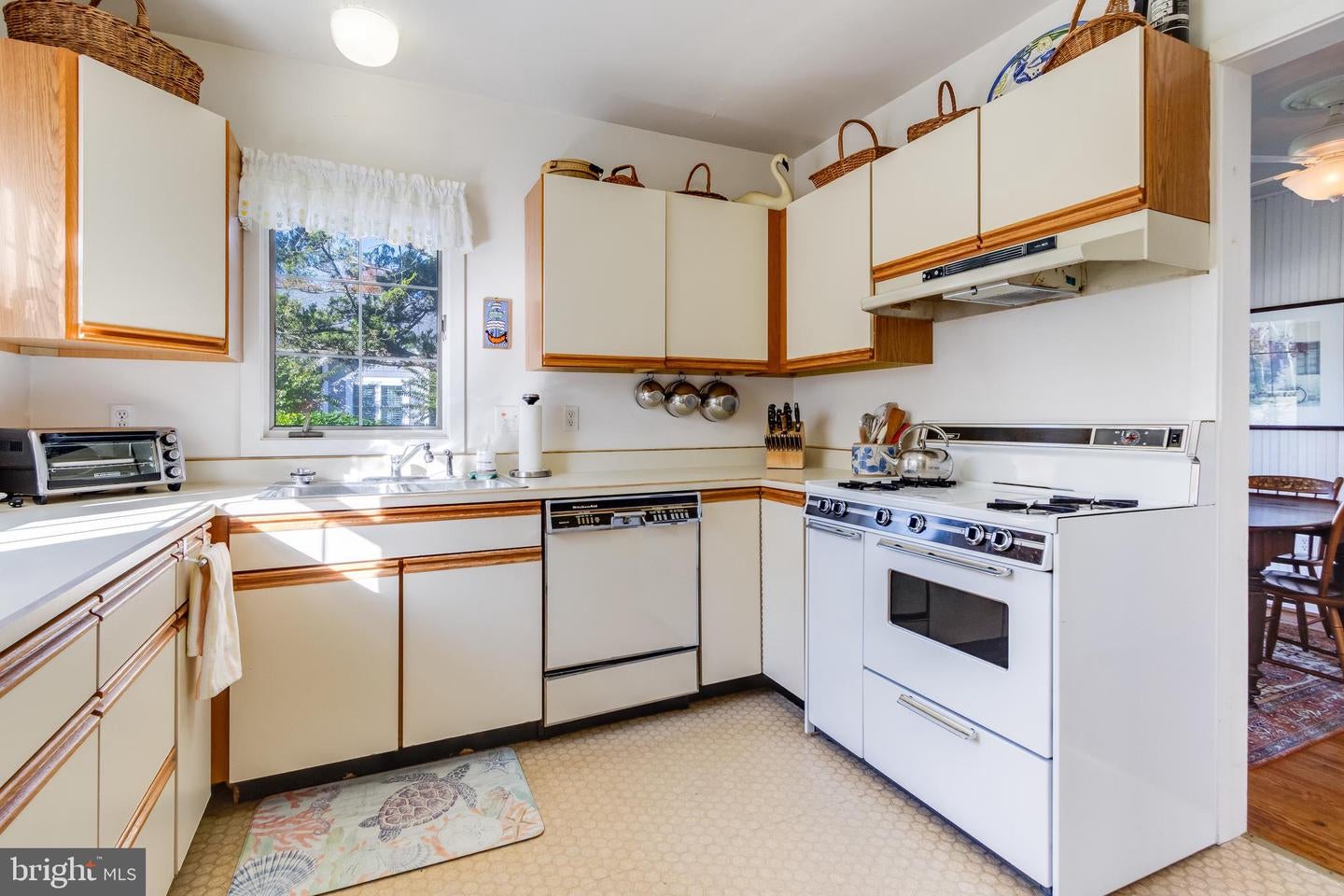 Rehoboth Beach, Delaware, 19971, United States, 4 Bedrooms Bedrooms, ,2 BathroomsBathrooms,Residential,Active,1968426