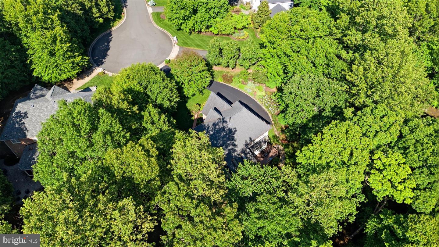 Oakton, Virginia, 22124, United States, 5 Bedrooms Bedrooms, ,5 BathroomsBathrooms,Residential,Pending,2045766