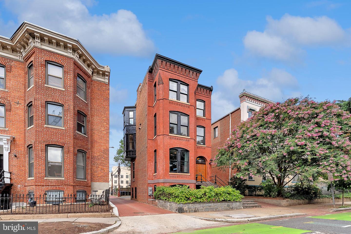 Washington, District Of Columbia, 20005, United States, 3 Bedrooms Bedrooms, ,4 BathroomsBathrooms,Residential,Active,1943762