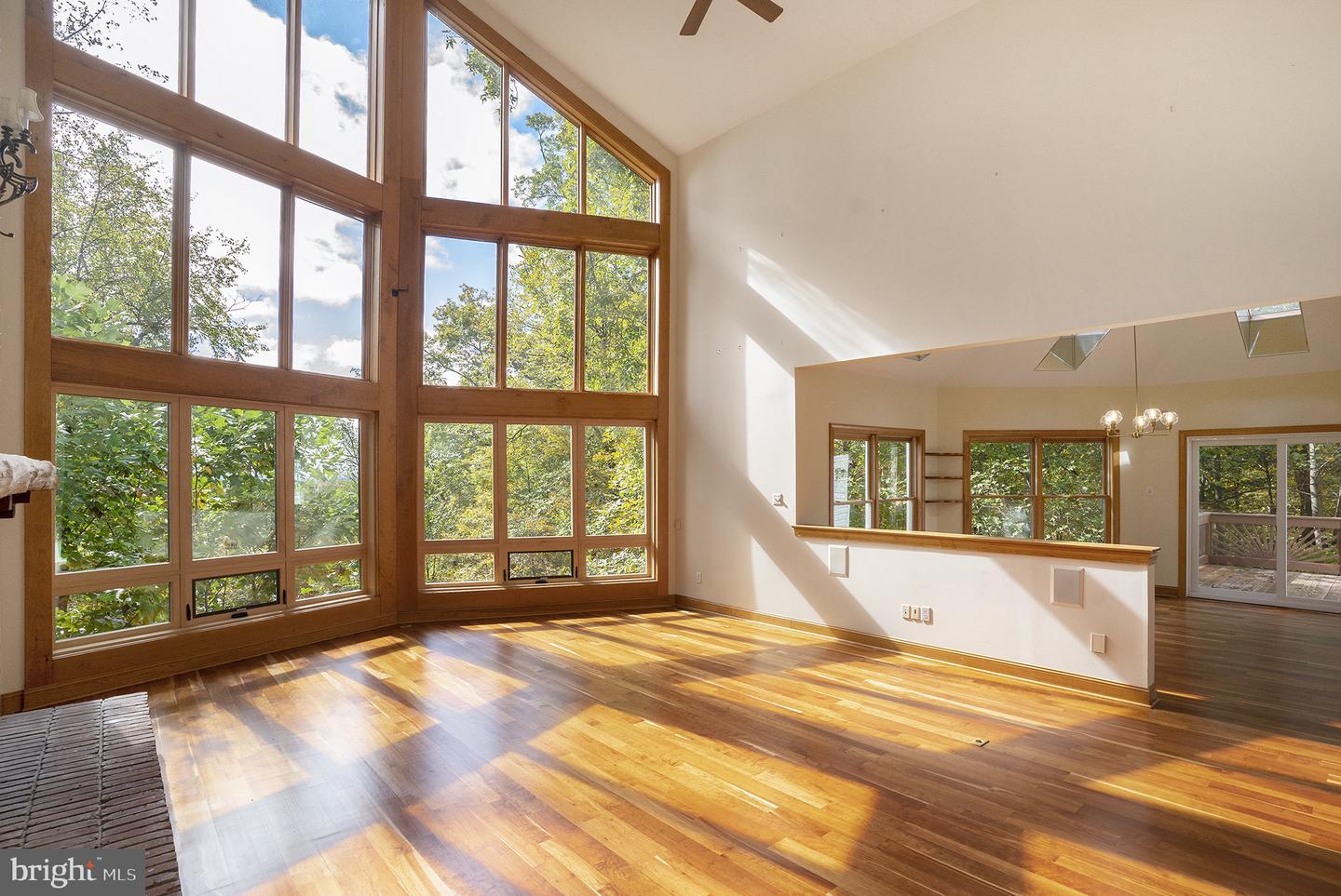 Sellersville, Pennsylvania, 18960, United States, 10 Bedrooms Bedrooms, ,7 BathroomsBathrooms,Residential,Active,1965847