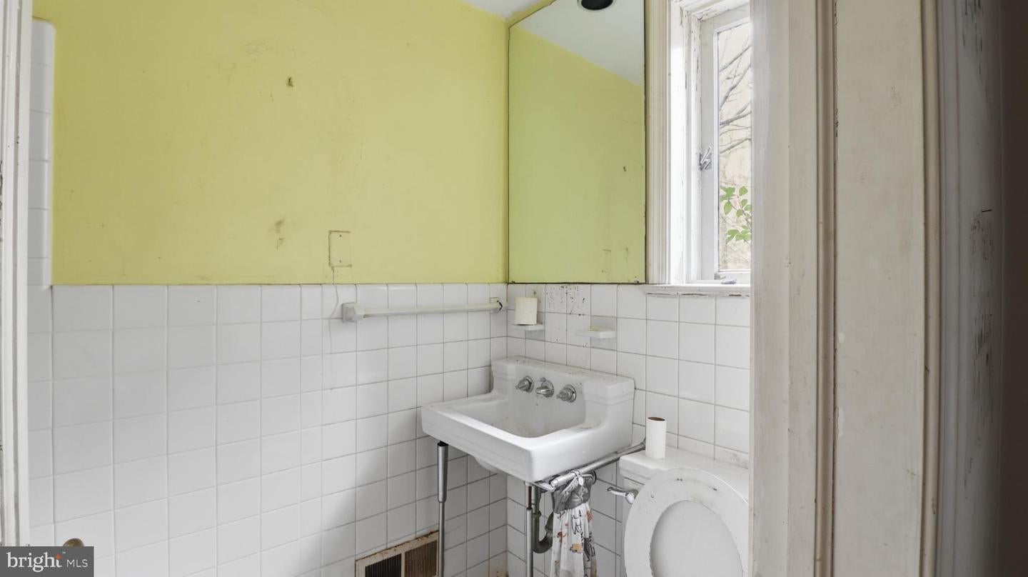 Washington, District Of Columbia, 20007, United States, ,Residential,Active,2002600