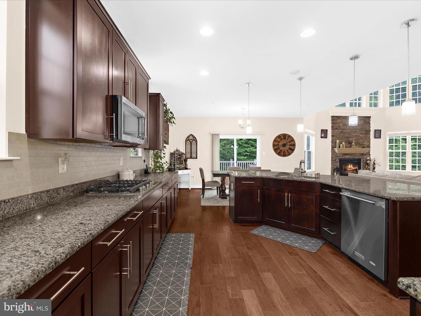 Ellicott City, Maryland, 21042, United States, 6 Bedrooms Bedrooms, ,5 BathroomsBathrooms,Residential,Active,1914763