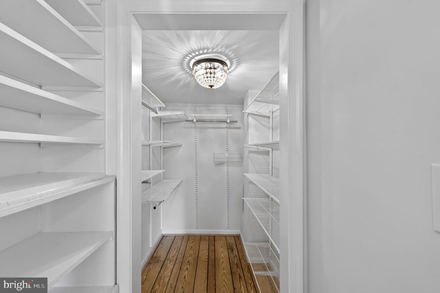 Alexandria, Virginia, 22314, United States, 3 Bedrooms Bedrooms, ,3 BathroomsBathrooms,Residential,Active,2044570