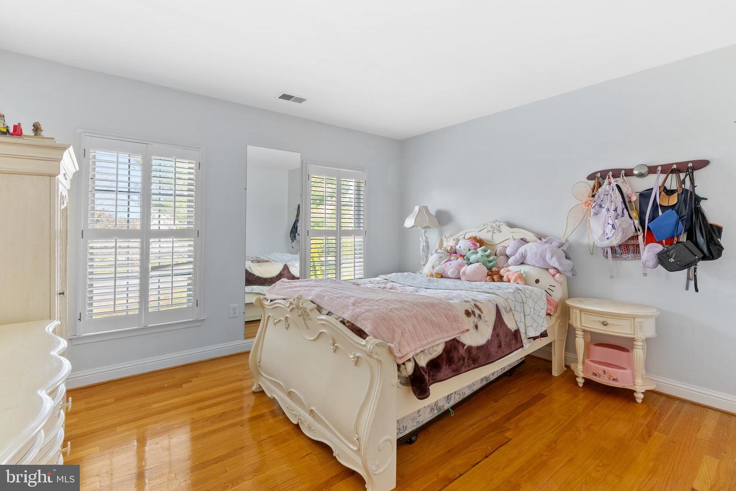 Gaithersburg, Maryland, 20879, United States, 5 Bedrooms Bedrooms, ,5 BathroomsBathrooms,Residential,Active,1999190