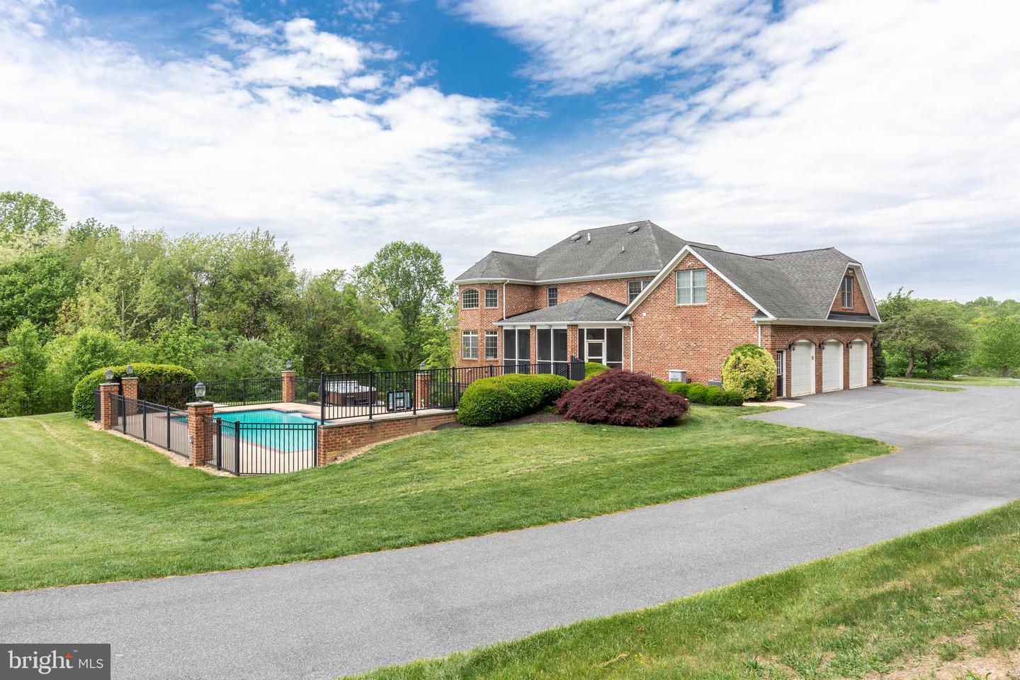 New Windsor, Maryland, 21776, United States, ,5 BathroomsBathrooms,Residential,Active,1829926