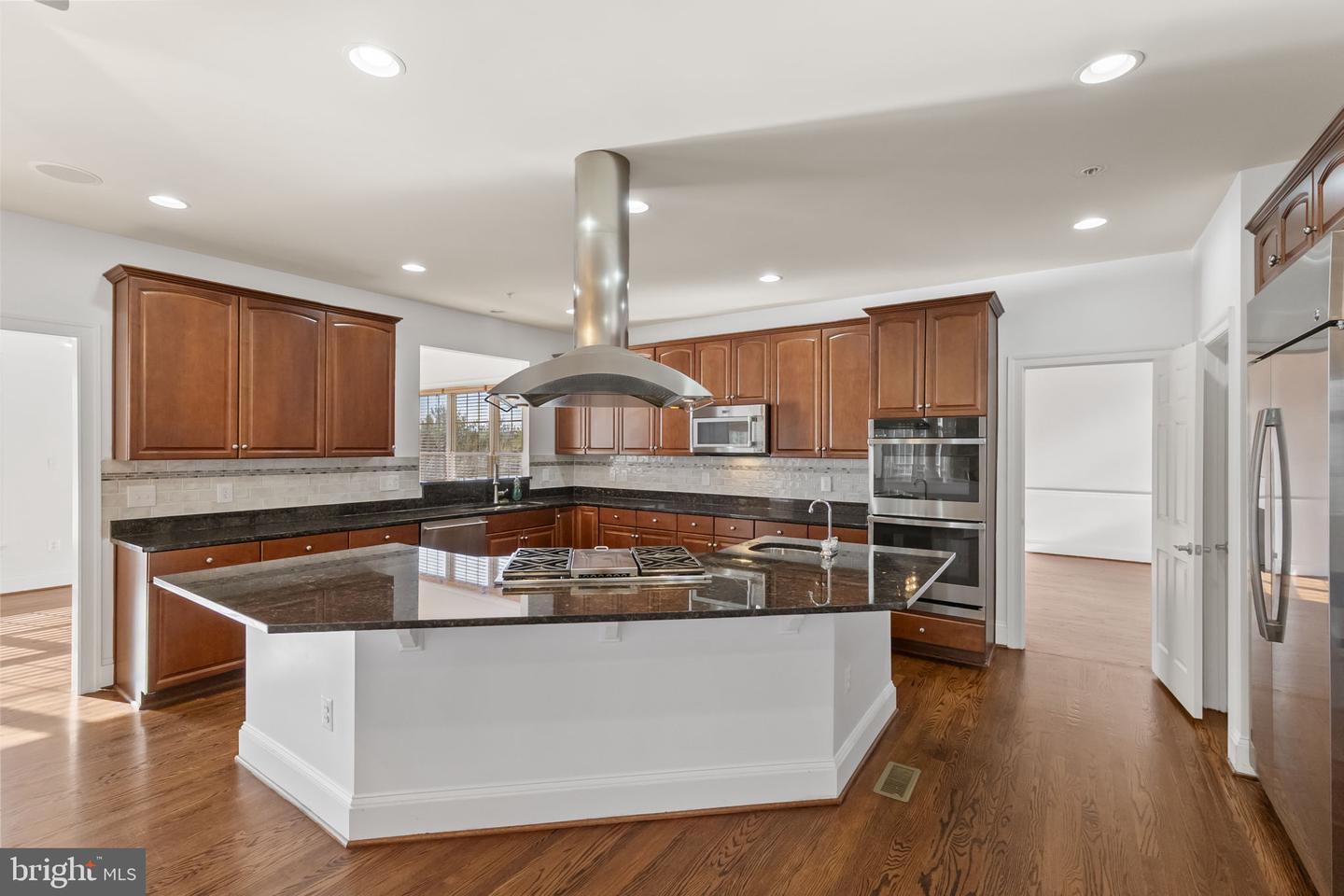 Clarksburg, Maryland, 20871, United States, 5 Bedrooms Bedrooms, ,5 BathroomsBathrooms,Residential,Active,2001354