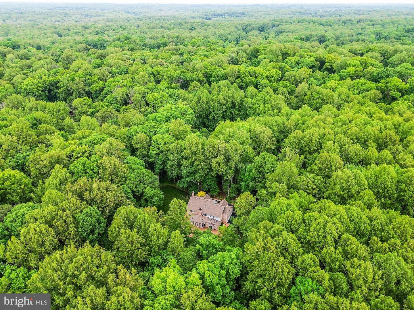 Clifton, Virginia, 20124, United States, 5 Bedrooms Bedrooms, ,6 BathroomsBathrooms,Residential,Active,2025639