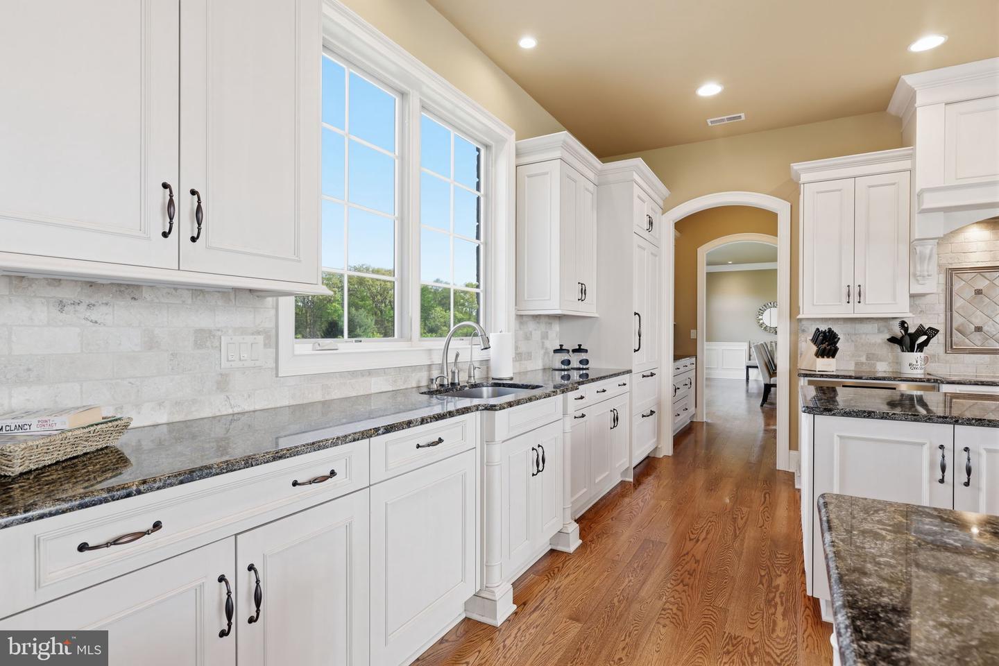 Perched at the pinnacle of an exclusive Upper Makefield Township encla – image 30