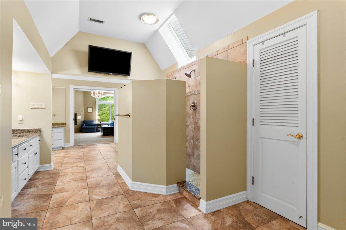 Frederick, Maryland, 21702, United States, 5 Bedrooms Bedrooms, ,8 BathroomsBathrooms,Residential,Active,2002354