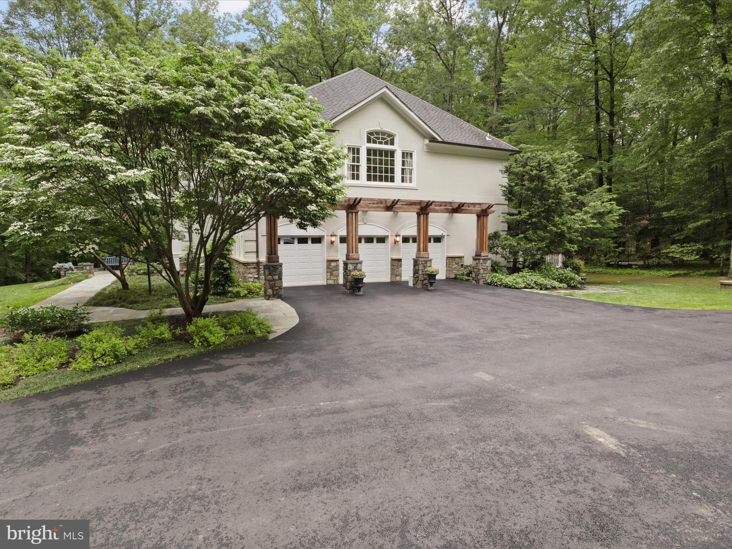 Fairfax Station, Virginia, 22039, United States, 5 Bedrooms Bedrooms, ,5 BathroomsBathrooms,Residential,Active,1943756