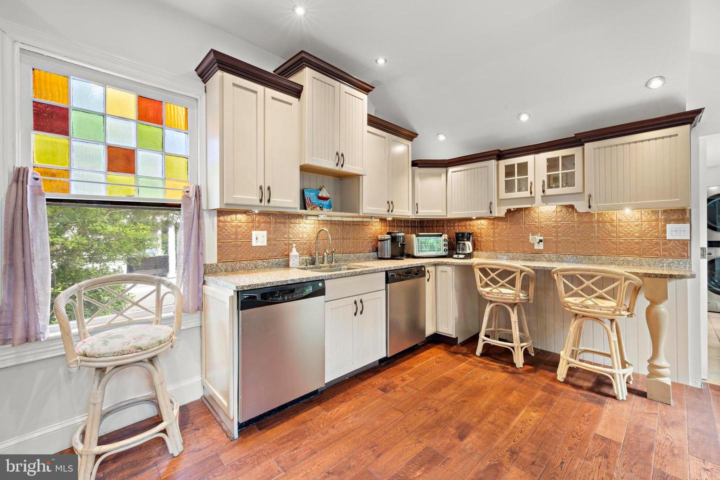 Beach Haven, New Jersey, 08008, United States, 8 Bedrooms Bedrooms, ,5 BathroomsBathrooms,Residential,Active,1933869