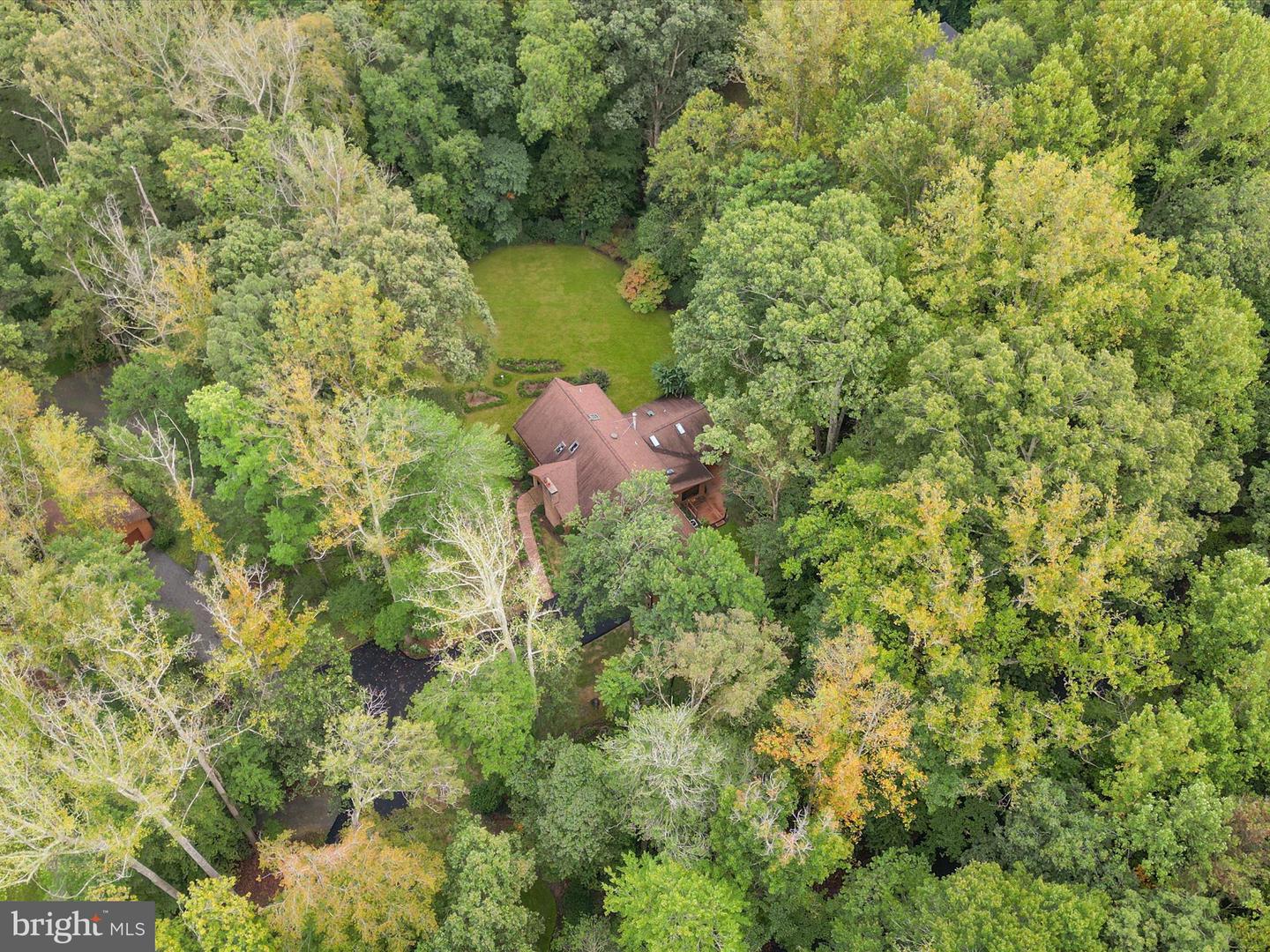 Clifton, Virginia, 20124, United States, 5 Bedrooms Bedrooms, ,4 BathroomsBathrooms,Residential,Active,1943827