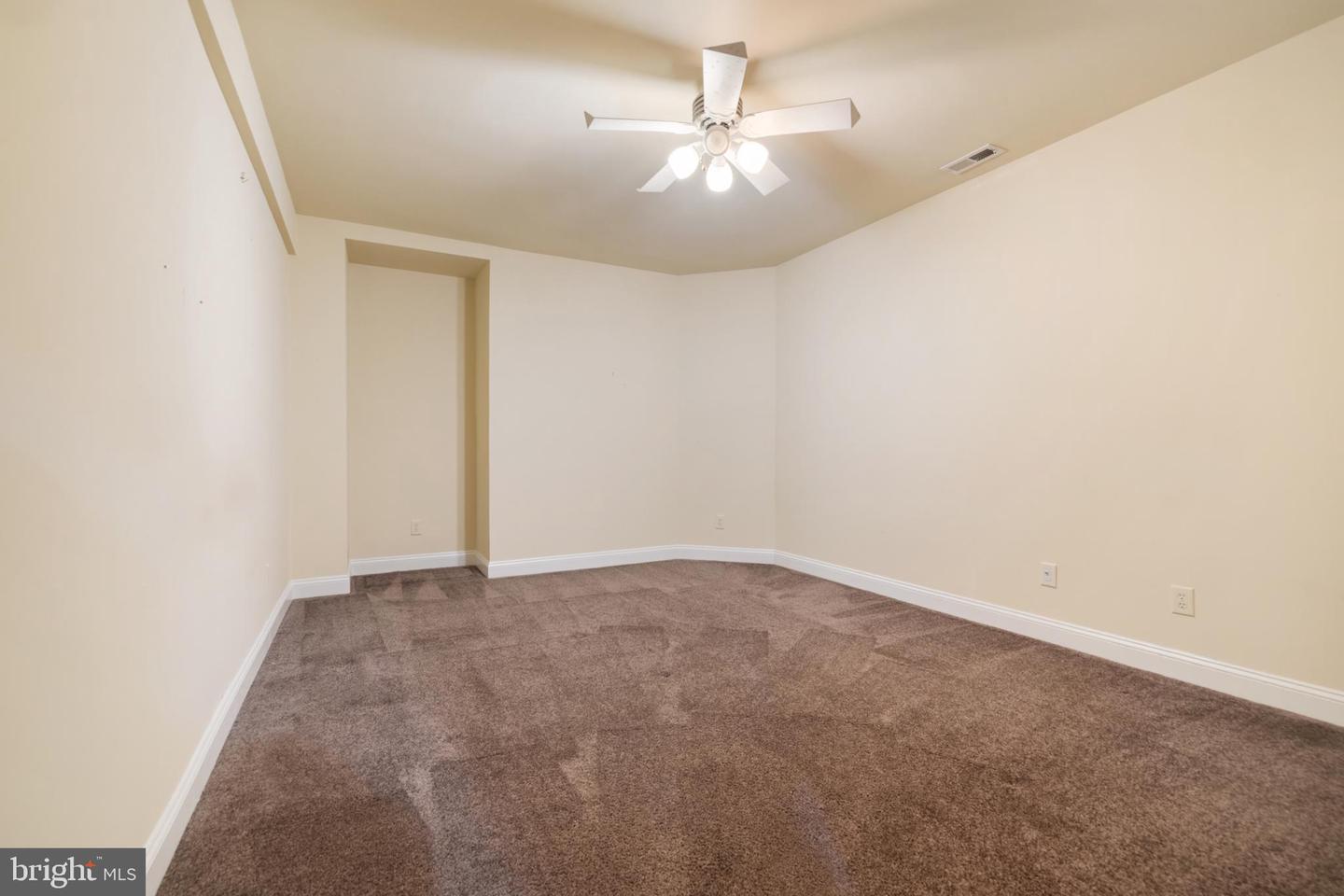 Rockville, Maryland, 20850, United States, 6 Bedrooms Bedrooms, ,5 BathroomsBathrooms,Residential,Active,1970950