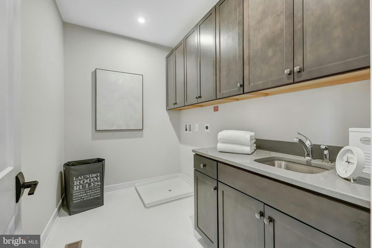 Arlington, Virginia, 22207, United States, ,Residential,Pending,1702157