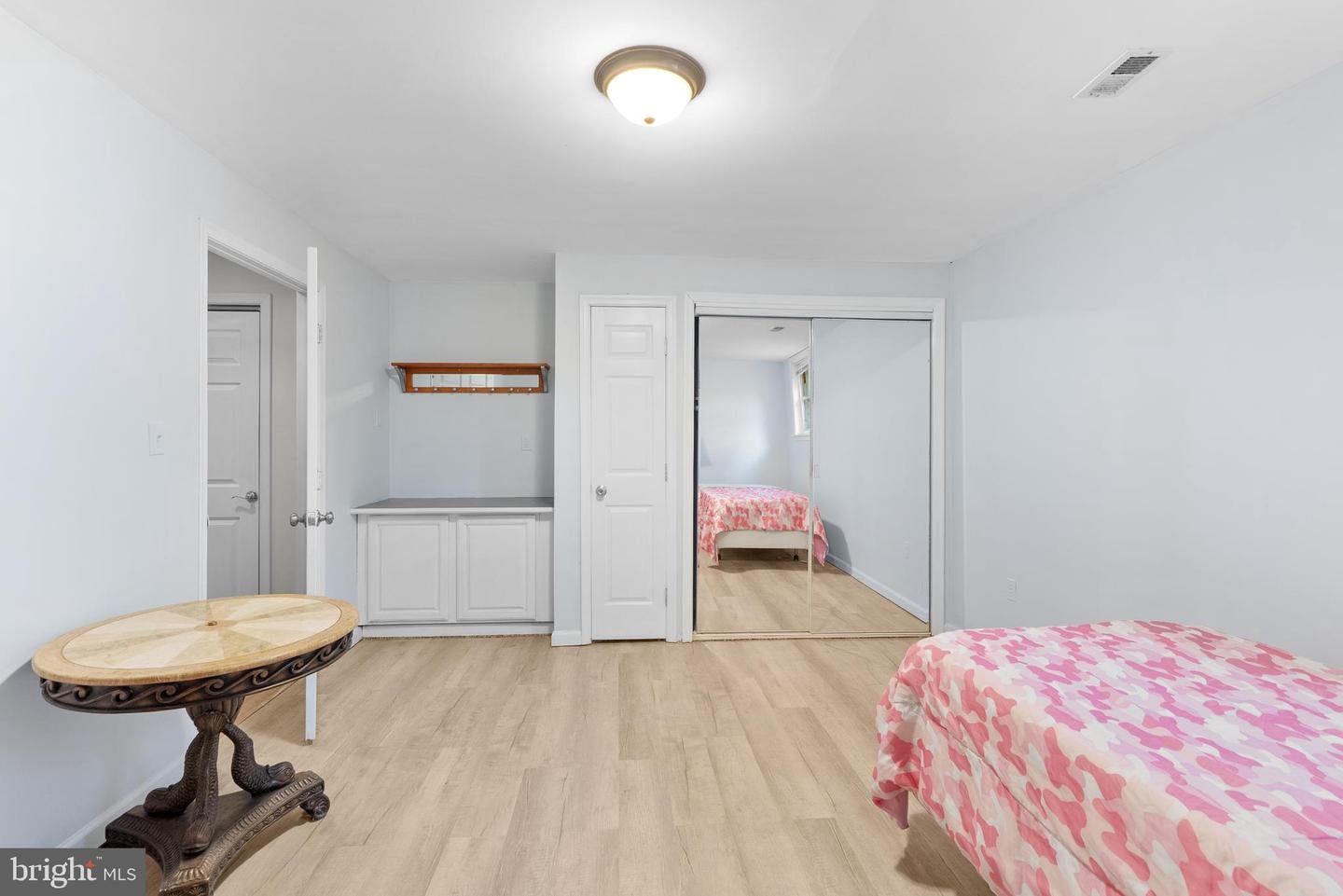 Gaithersburg, Maryland, 20879, United States, 5 Bedrooms Bedrooms, ,5 BathroomsBathrooms,Residential,Active,1999190