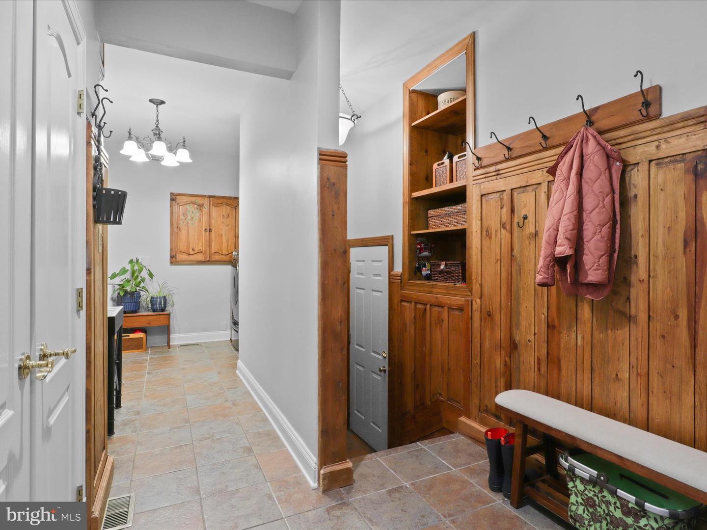 Fairfax Station, Virginia, 22039, United States, 5 Bedrooms Bedrooms, ,5 BathroomsBathrooms,Residential,Active,1943756