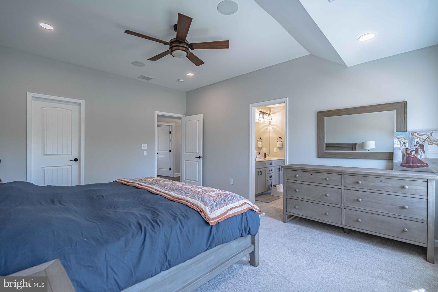 Bethlehem, Pennsylvania, 18020, United States, 4 Bedrooms Bedrooms, ,5 BathroomsBathrooms,Residential,Pending,1968396