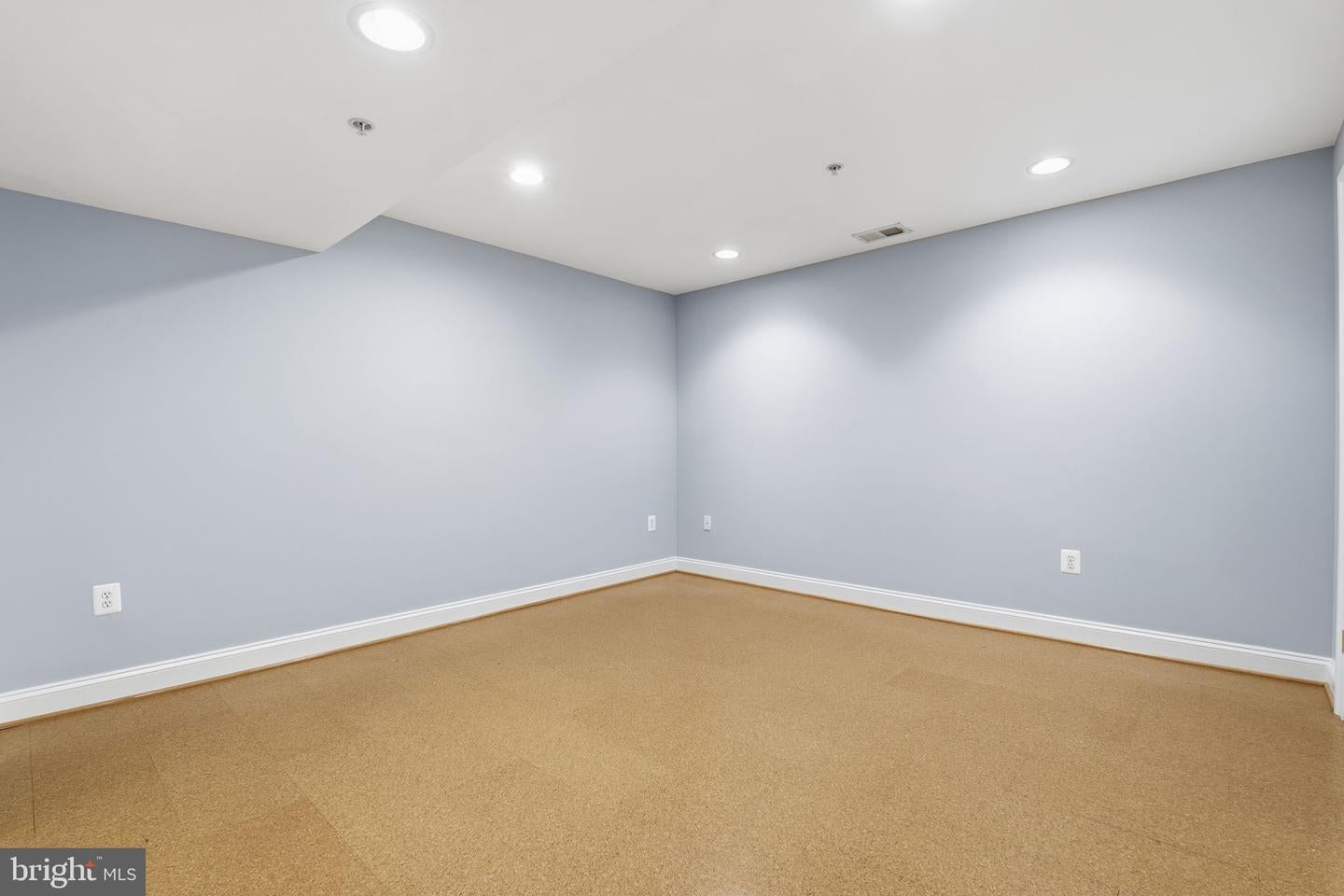 Rockville, Maryland, 20850, United States, 5 Bedrooms Bedrooms, ,5 BathroomsBathrooms,Residential,Active,2015808