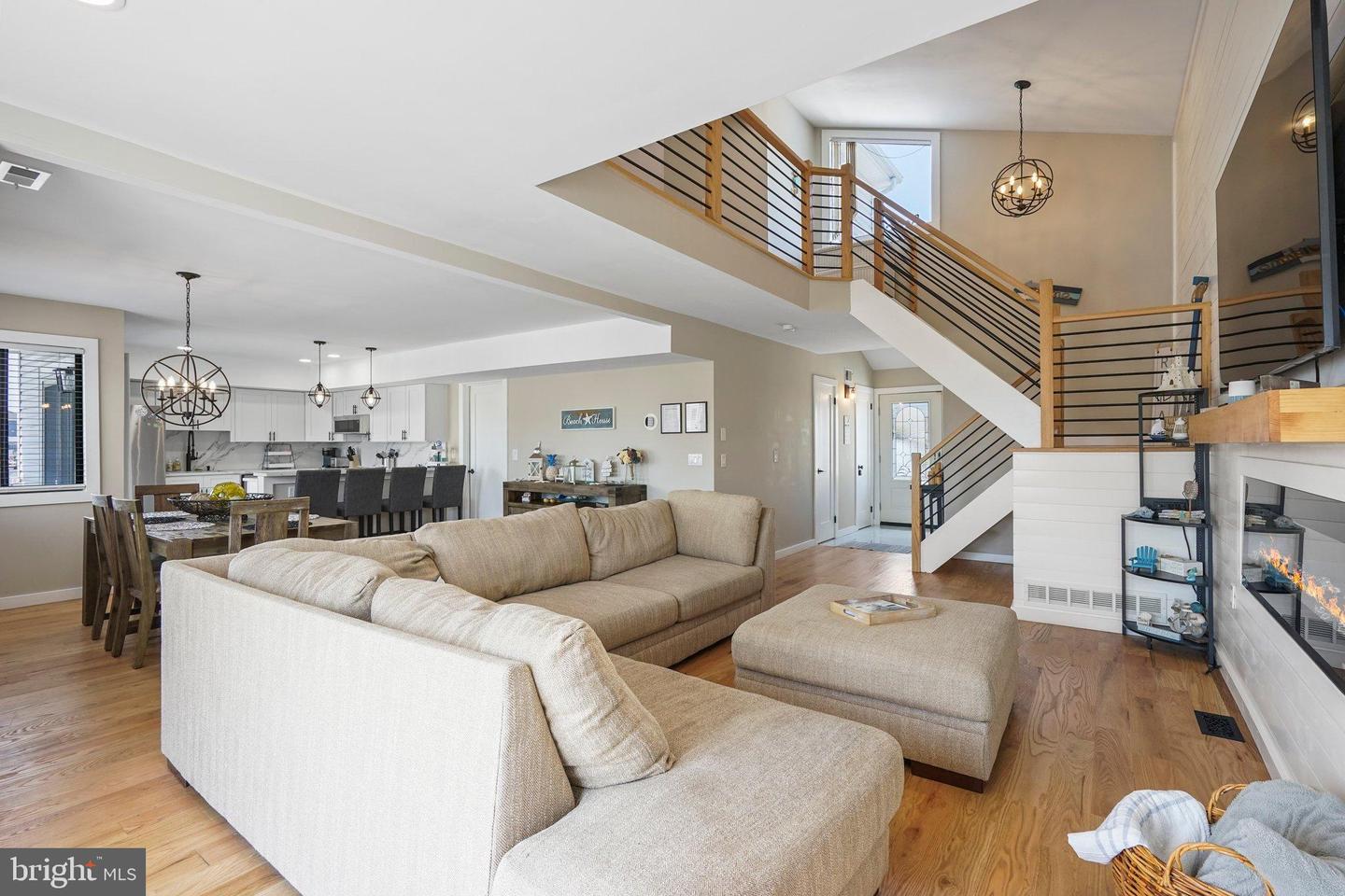 Manahawkin, New Jersey, 08050, United States, 4 Bedrooms Bedrooms, ,3 BathroomsBathrooms,Residential,Active,1885030