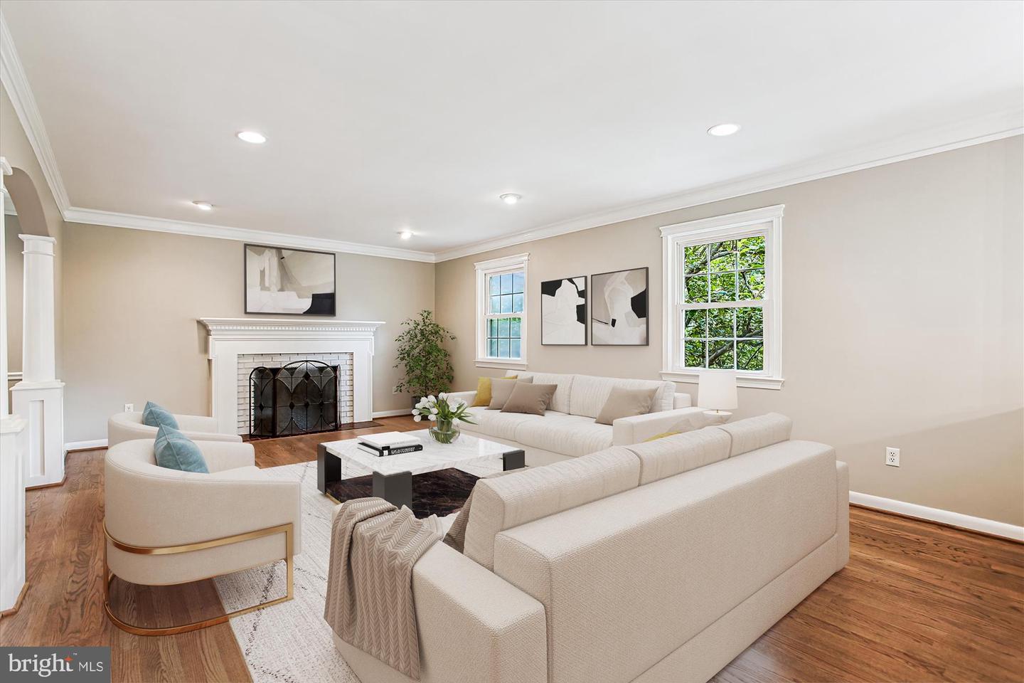 Arlington, Virginia, 22202, United States, 5 Bedrooms Bedrooms, ,3 BathroomsBathrooms,Residential,Active,1926909