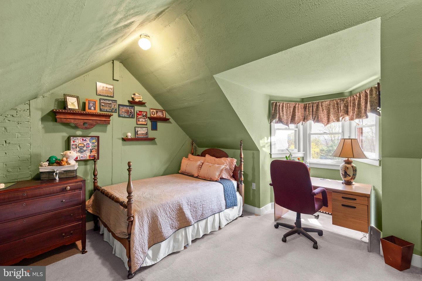 Winchester, Virginia, 22602, United States, 4 Bedrooms Bedrooms, ,4 BathroomsBathrooms,Residential,Active,2041509