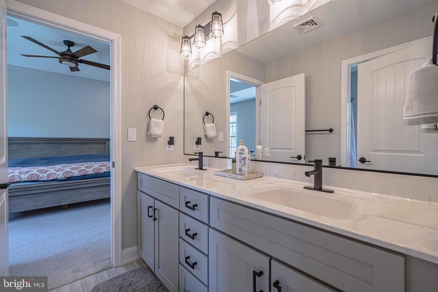 Bethlehem, Pennsylvania, 18020, United States, 4 Bedrooms Bedrooms, ,5 BathroomsBathrooms,Residential,Pending,1968396