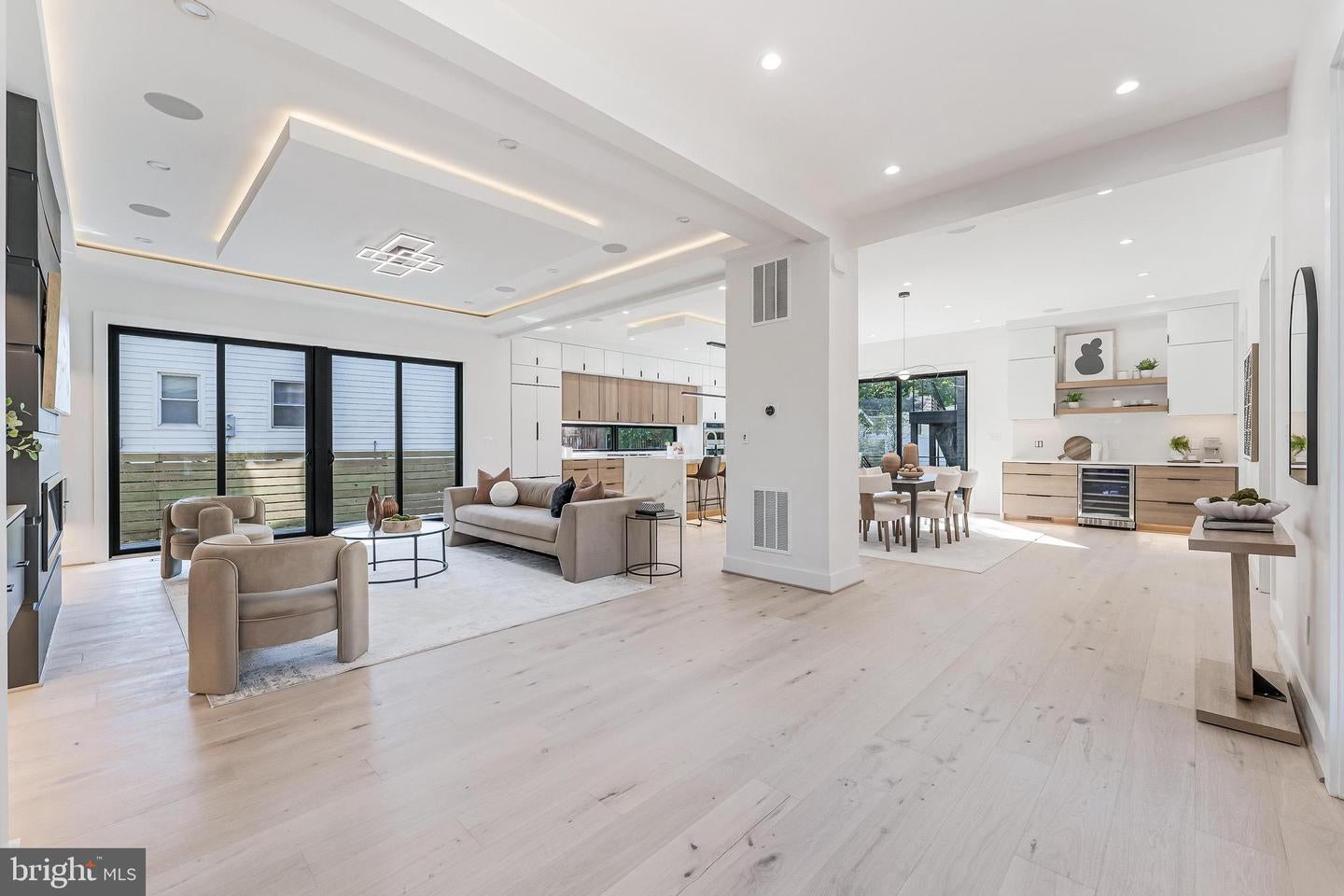 Falls Church, Virginia, 22042, United States, 6 Bedrooms Bedrooms, ,6 BathroomsBathrooms,Residential,Active,1989772