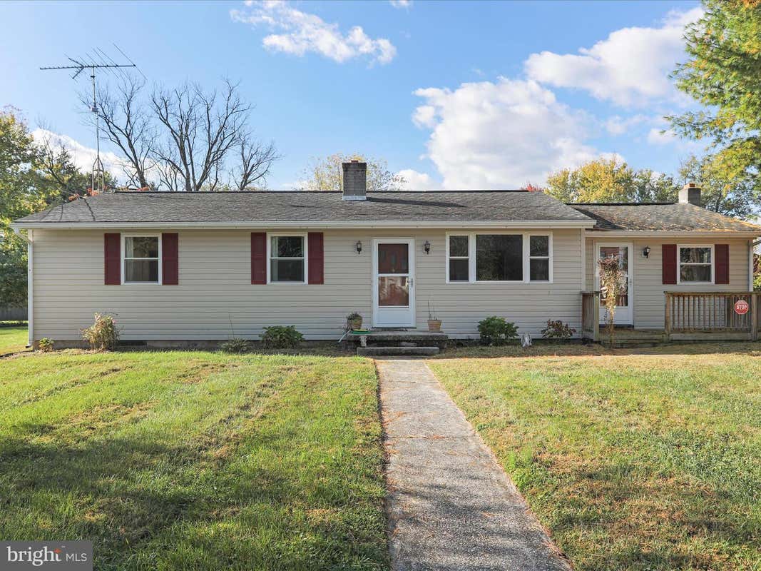 ぽんず　House on the hill 3226 Boxhill Ln, Louisville, KY 40222 | Redfin